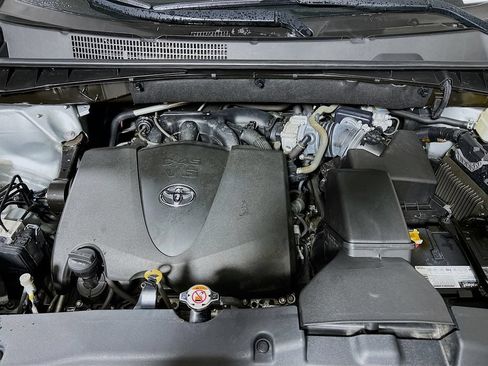 Certified 2019 Toyota Highlander XLE AWD/4WD image 27