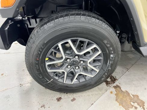 New 2026 Jeep Wrangler Unlimited Sahara AWD/4WD image 25