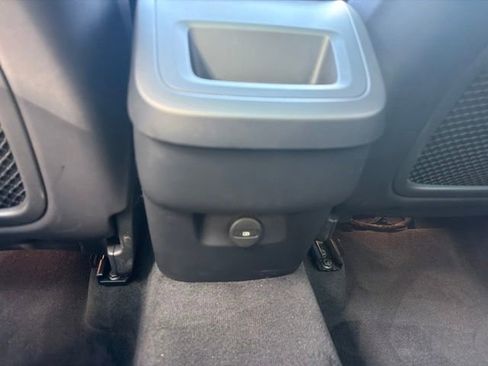 Used 2025 Volvo XC60 B5 Plus AWD/4WD image 36
