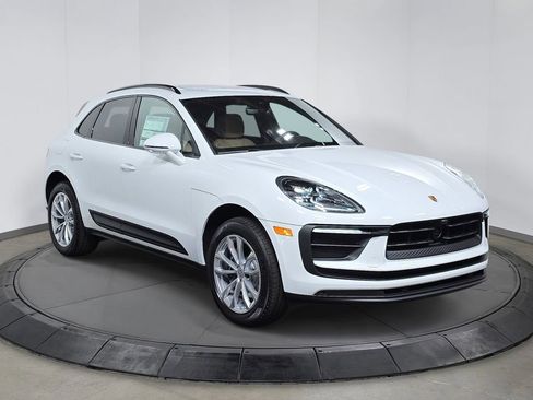 New 2026 Porsche Macan image 9