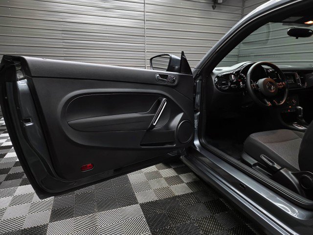 Used 2019 Volkswagen Beetle 2.0T S FWD image 30