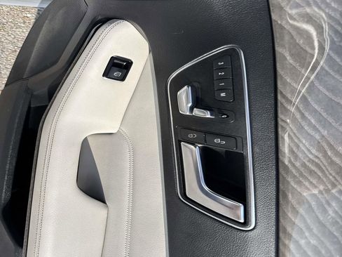 Used 2016 Mercedes-Benz E 350 Sedan image 15
