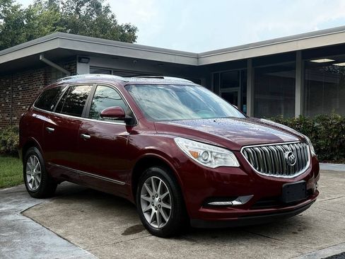 Used 2017 Buick Enclave Leather FWD image 7