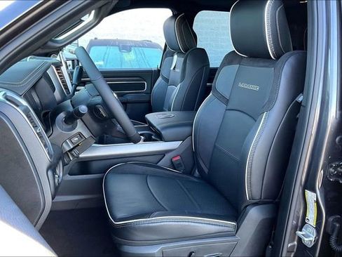 New 2026 RAM 2500 Laramie AWD/4WD image 8