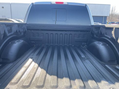 Used 2016 Ford F150 Platinum w/ Equipment Group 701A Luxury AWD/4WD image 11