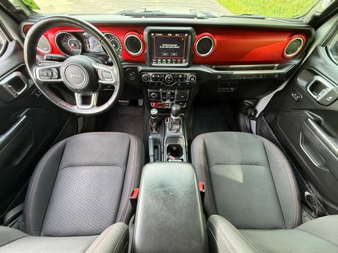 Used 2022 Jeep Wrangler Unlimited Rubicon w/ Dual Top Group AWD/4WD image 32