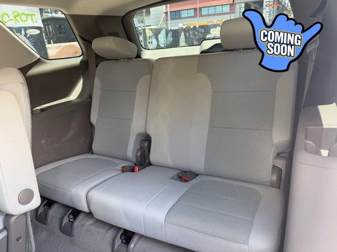 Used 2020 Chevrolet Traverse LT FWD image 12