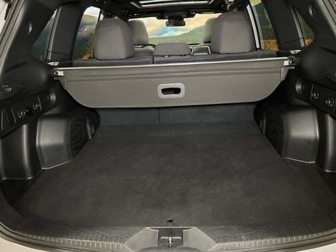 Used 2025 Subaru Forester Premium AWD/4WD image 55