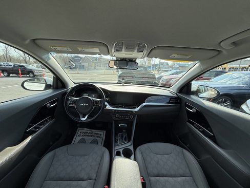 Used 2022 Kia Niro LXS image 13