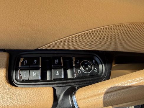 Used 2017 Porsche Cayenne AWD/4WD image 23