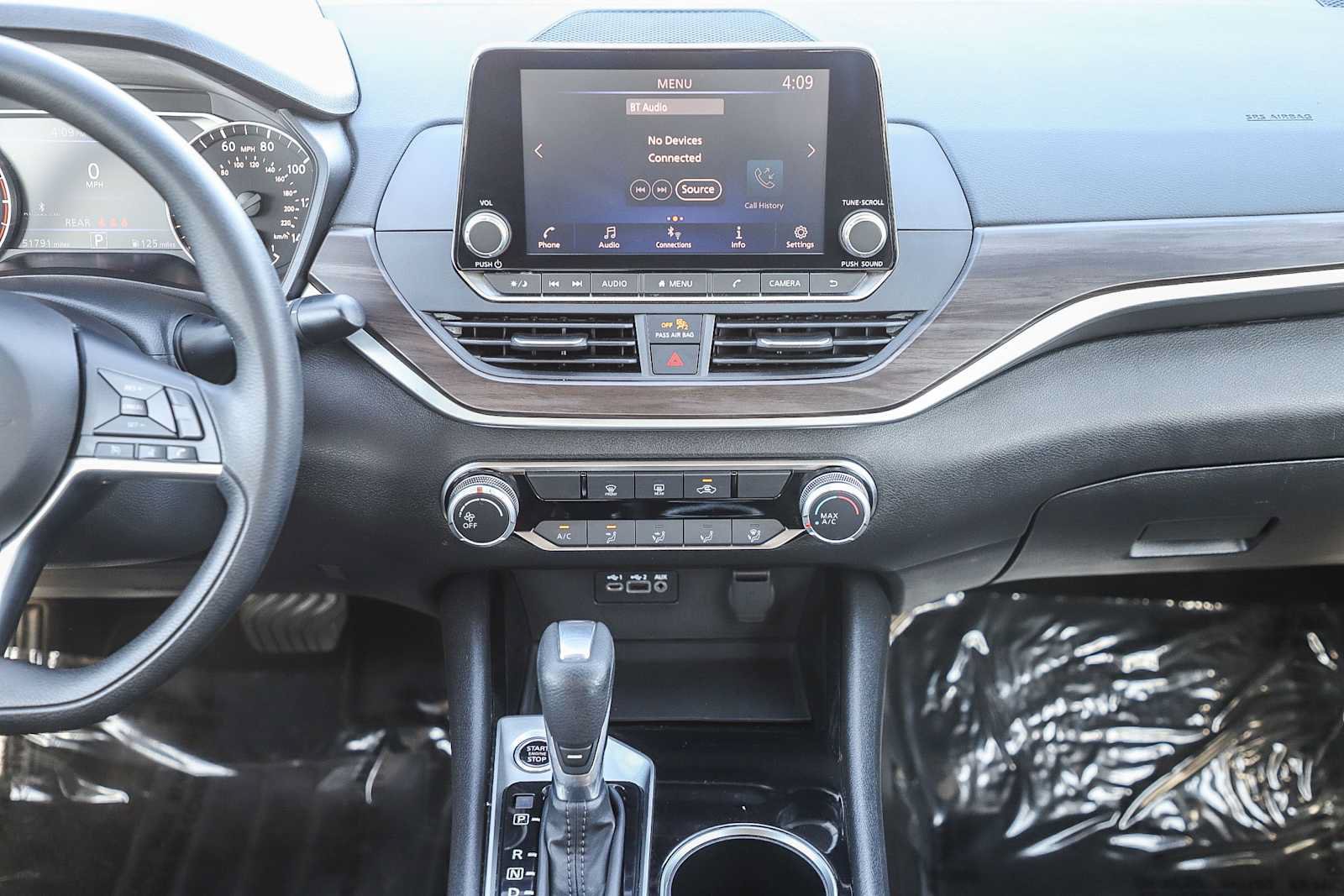 Used 2024 Nissan Altima 2.5 SV FWD image 16
