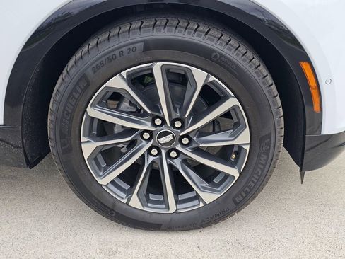 New 2026 Cadillac Lyriq Sport w/ LPO, Floor Liner Package AWD/4WD image 9