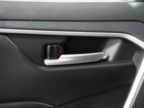 Certified 2025 Toyota RAV4 XLE AWD/4WD image 32