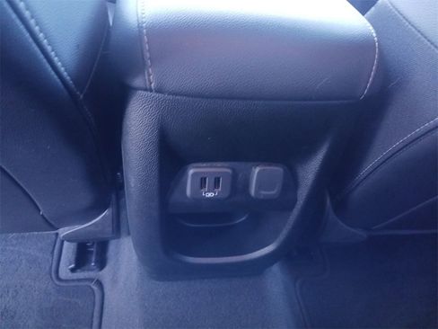 Used 2022 Chevrolet Colorado LT w/ Luxury Package image 22