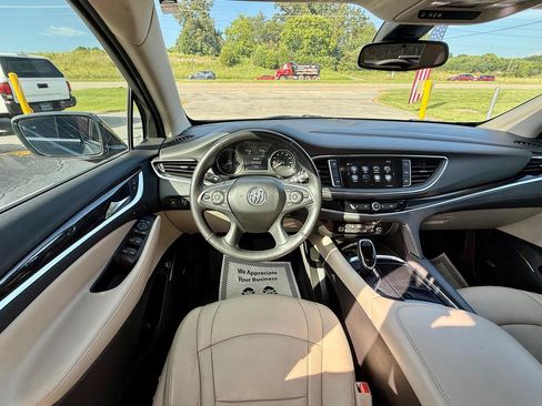 Used 2019 Buick Enclave Premium w/ Experience Buick Package FWD image 25