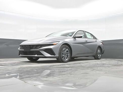 New 2026 Hyundai Elantra Blue image 15