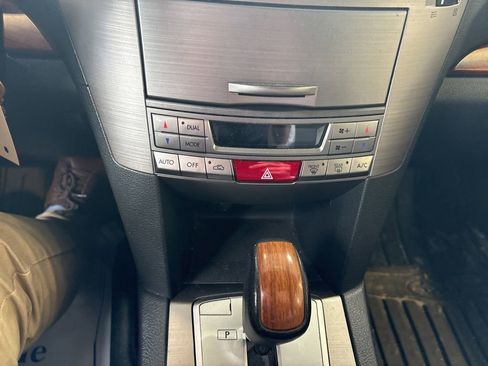 Used 2014 Subaru Outback 2.5i Limited w/ Moonroof Package image 19