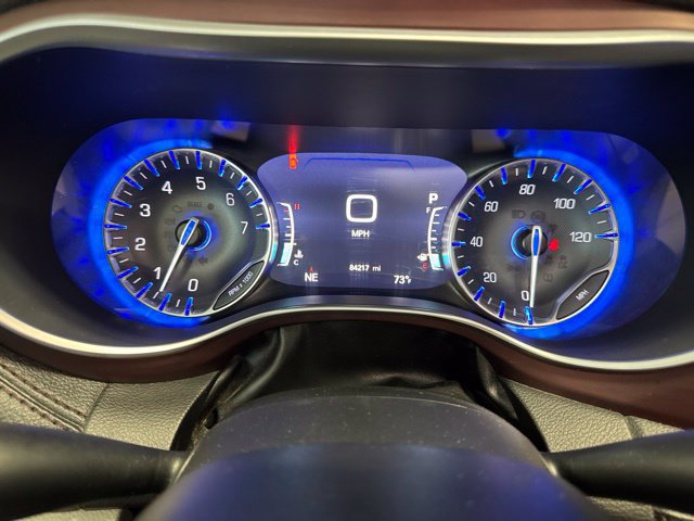 Used 2020 Chrysler Pacifica Limited FWD image 31