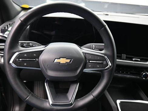 Used 2025 Chevrolet Equinox LT image 17