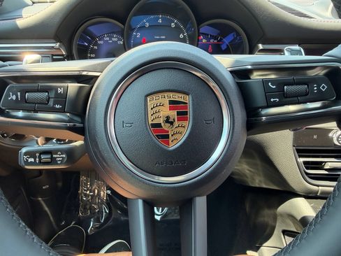 Used 2026 Porsche Macan AWD/4WD image 29