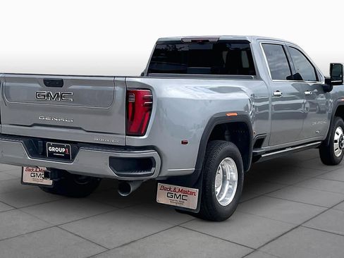 Used 2025 GMC Sierra 3500 Denali Ultimate AWD/4WD image 13