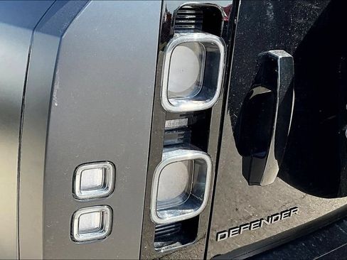 Used 2025 Land Rover Defender 130 V8 AWD/4WD image 33