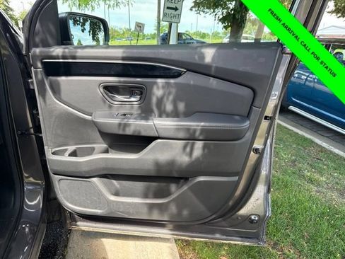 Used 2025 Honda Pilot EX-L image 18