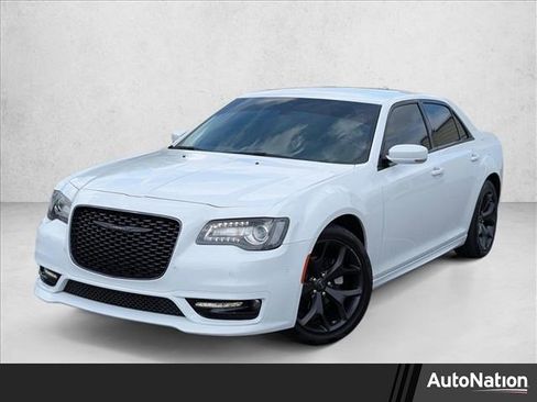 Used 2022 Chrysler 300 Touring L w/ Comfort Group RWD image 1