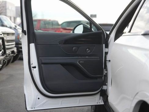 Used 2024 Lincoln Nautilus Reserve w/ Equipment Group 202A image 31