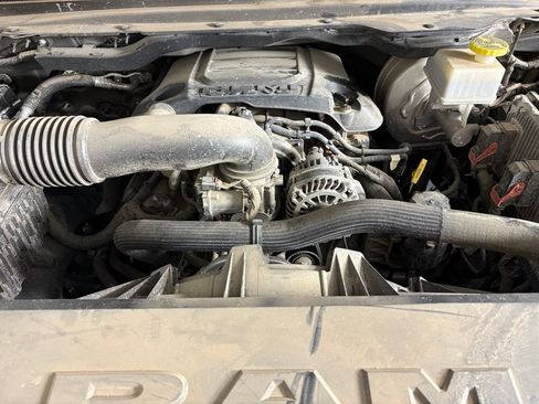 Used 2019 RAM 1500 Laramie AWD/4WD image 42