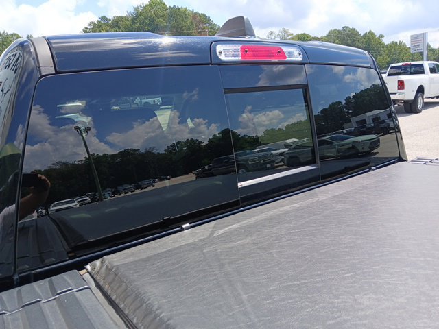 Used 2025 RAM 1500 Laramie AWD/4WD image 11