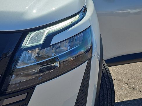 New 2026 Nissan Pathfinder SL FWD image 10