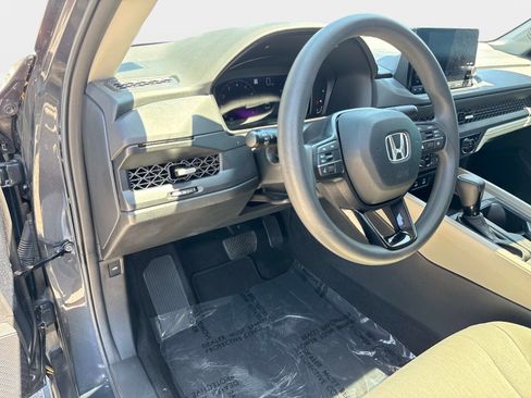 Used 2023 Honda Accord EX image 17