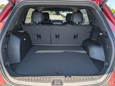 New 2026 Chevrolet Equinox RS w/ Convenience Package III AWD/4WD image 10