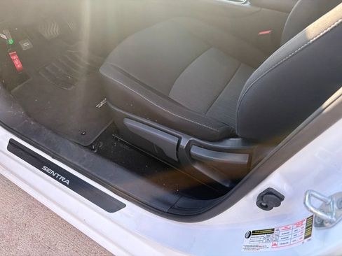 Used 2024 Nissan Sentra SV FWD image 8
