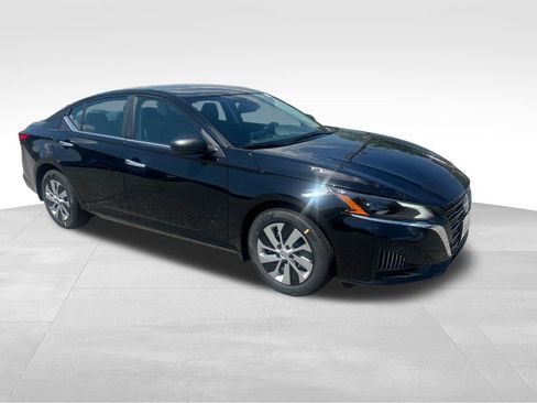 New 2025 Nissan Altima 2.5 S image 8
