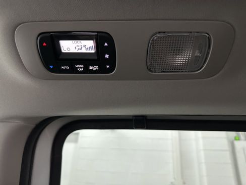 Used 2025 Honda Odyssey Touring image 38