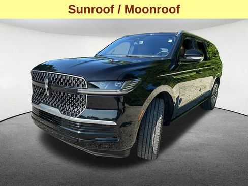 Used 2025 Lincoln Navigator L Reserve AWD/4WD image 5