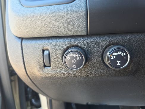 Used 2022 Chevrolet Colorado Z71 AWD/4WD image 20