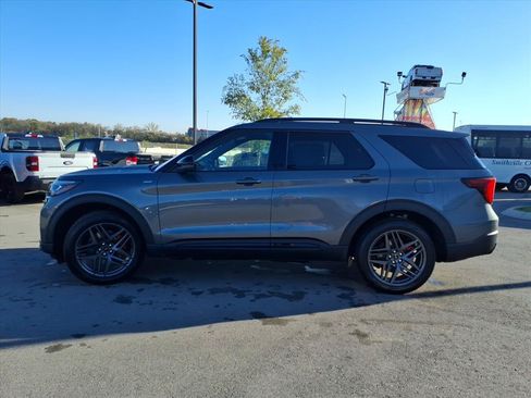 New 2026 Ford Explorer ST-Line w/ ST-Line Street Pack RWD image 6