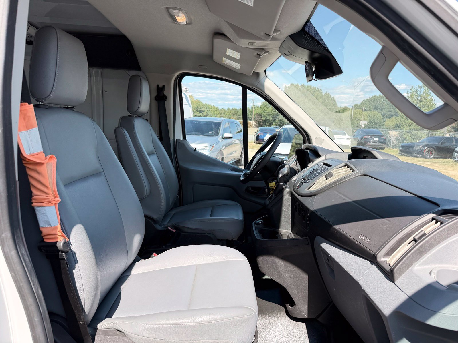 Used 2018 Ford Transit 150 130 Low Roof RWD image 27