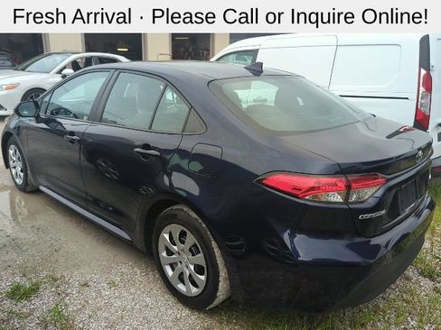 Used 2025 Toyota Corolla LE FWD image 3