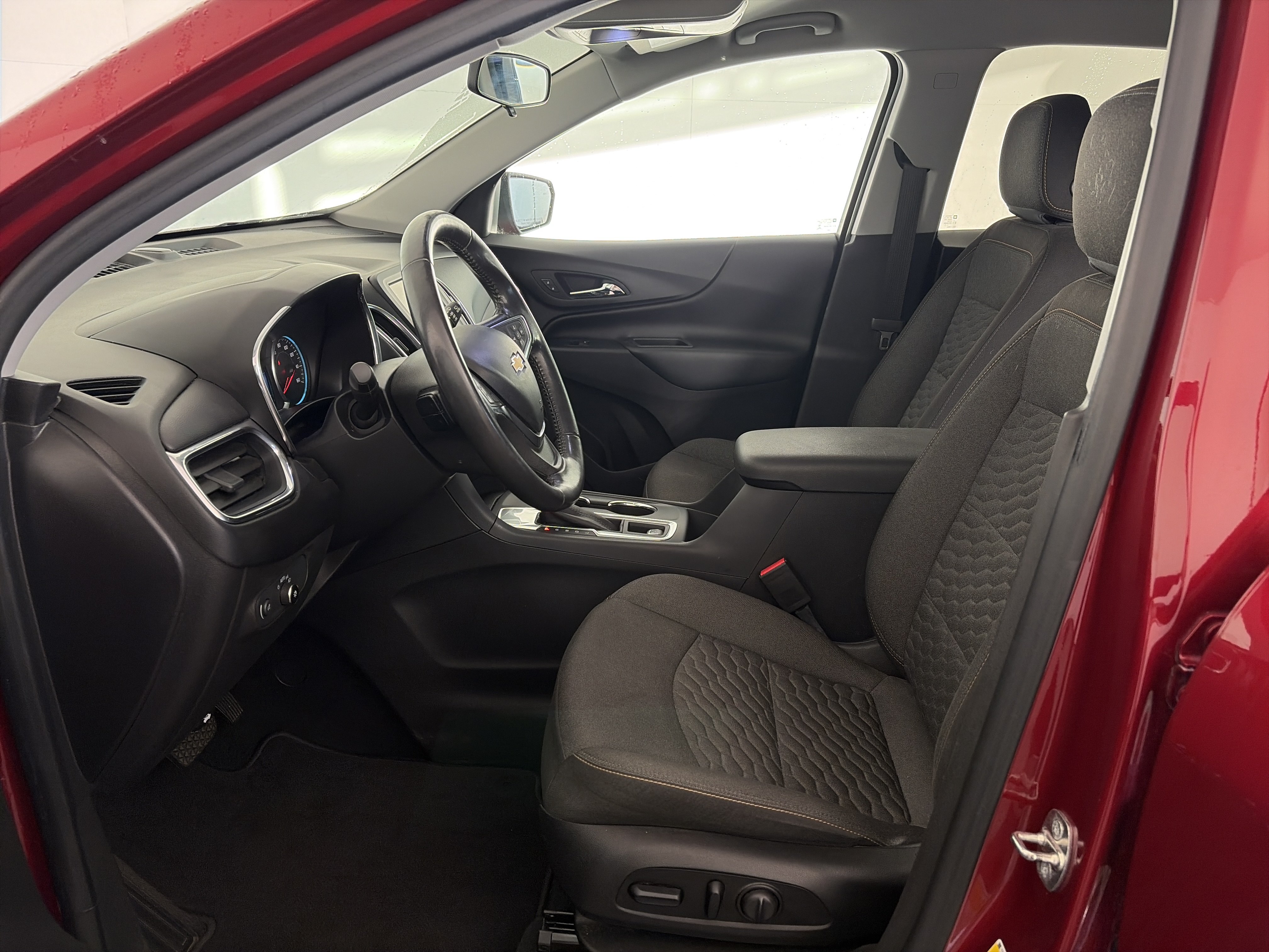 Used 2019 Chevrolet Equinox LT FWD image 6