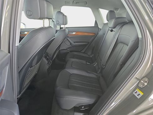 Used 2023 Audi Q5 2.0T Premium w/ Convenience Package image 12