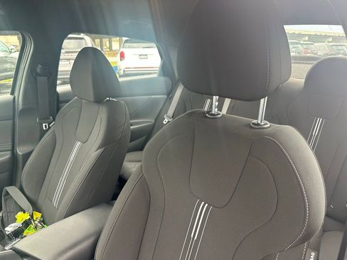 Used 2025 Hyundai Elantra Sport image 24