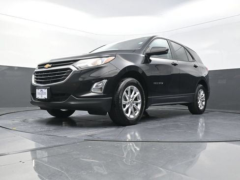 Used 2020 Chevrolet Equinox LS AWD/4WD image 25