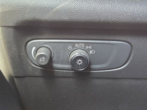 Used 2022 Buick Envision Essence w/ Sport Touring Package image 23