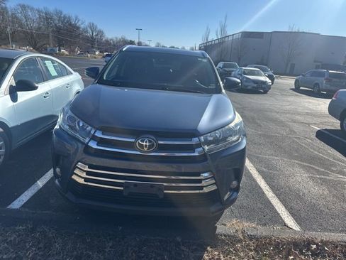 Used 2017 Toyota Highlander Limited w/ Protection Package #3 image 2