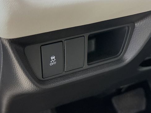 Certified 2026 Honda HR-V LX image 9