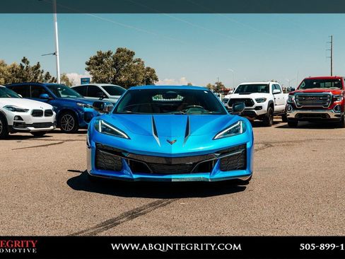 Used 2024 Chevrolet Corvette Z06 RWD image 2